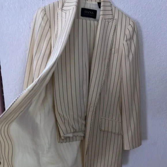 Dana Buchman Ladies Pants Suit - size 6 - Picture 2 of 8